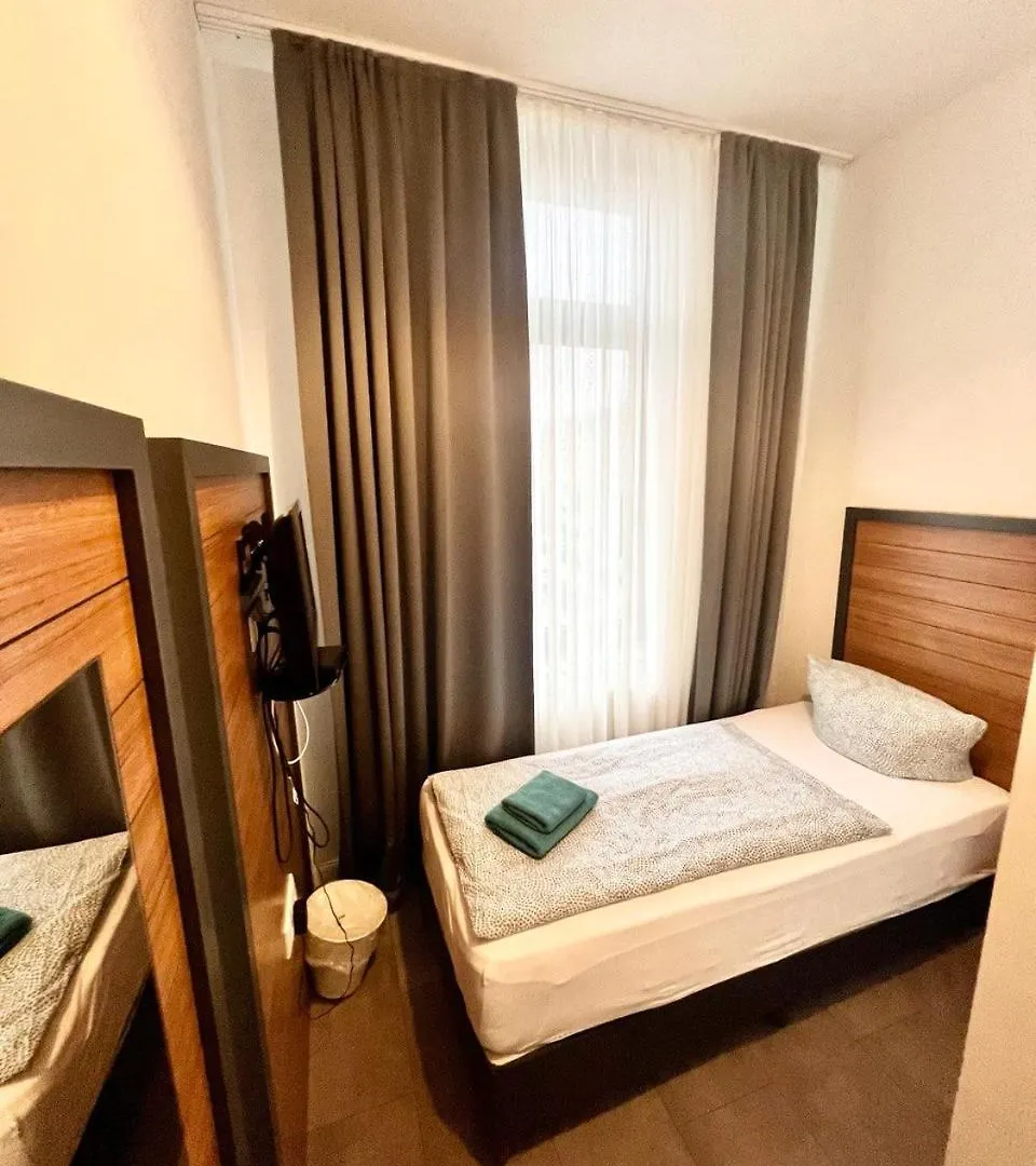 Hostel Domizil Pansiyon BRE Almanya